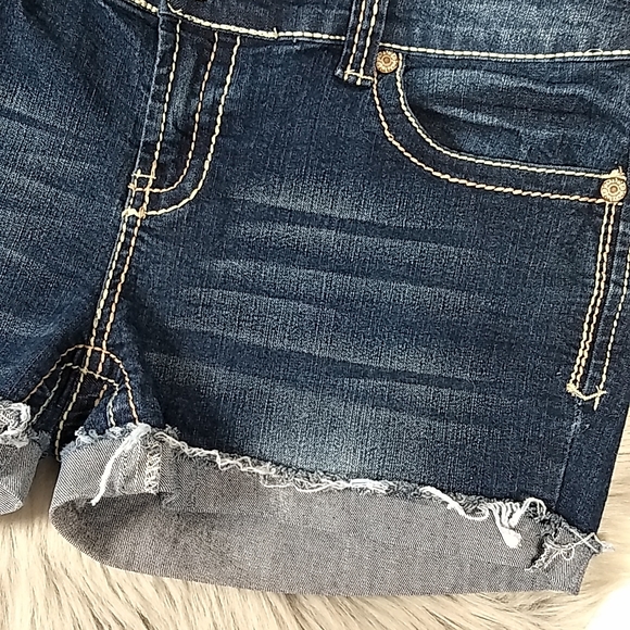 Reign roll cuff shorts Size 13 Curvy, Junior (36") - Picture 7 of 15